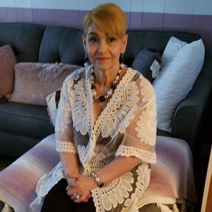 Meet your Posher, Elisabet